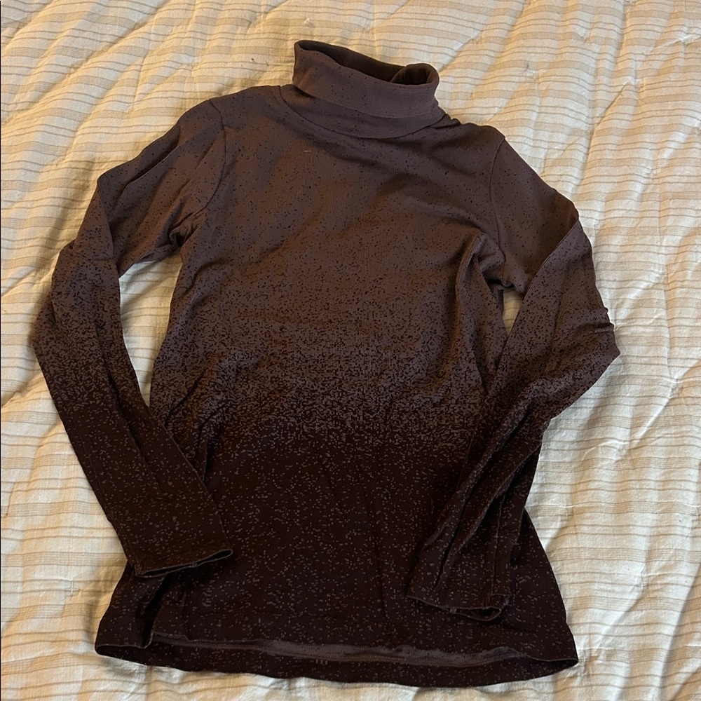 Athleta Taupe/Burgundy Ribbed Turtleneck Top - Sz L